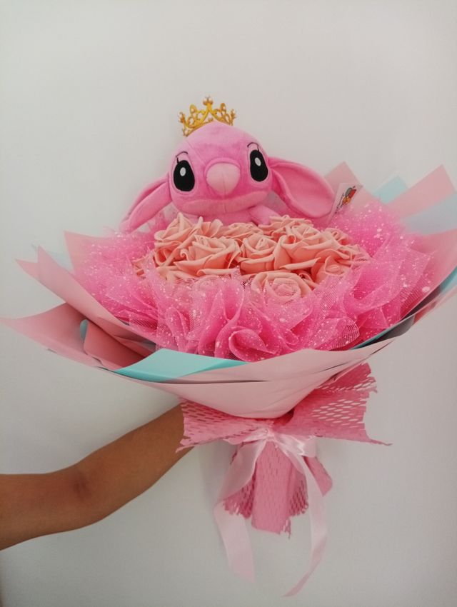 ¡Un ramo que enamora! Ramo de Stitch (1)