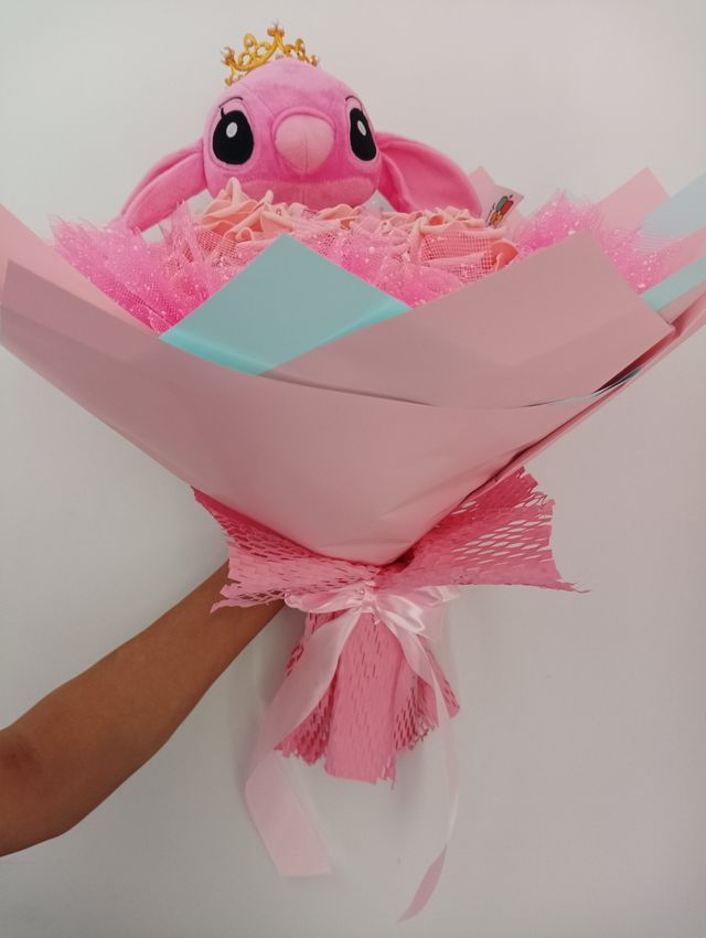 ¡Un ramo que enamora! Ramo de Stitch (1)