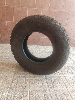 2 Ruedas mixtas 60/40 todoterreno nuevas. 235/75 R