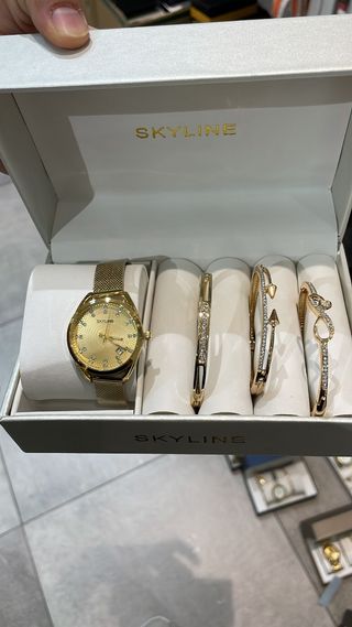 Set de Reloj y Pulseras Skyline Dorado