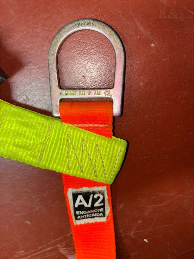 Arnés de seguridad y cuerda