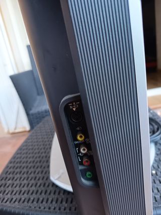 Televisor LCD Sony Plata