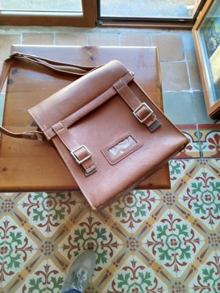 Cartera antigua de cuero