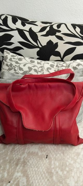 Bolso tipo cartera para papeles solo por 4€