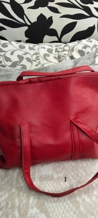 Bolso tipo cartera para papeles solo por 4€