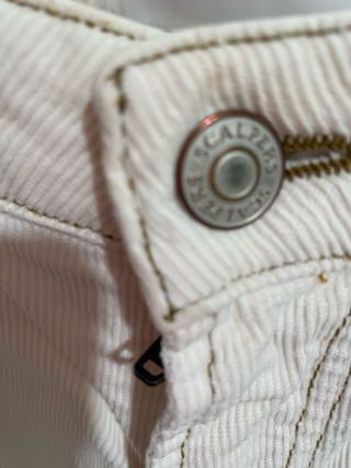 Pantalón scalpers