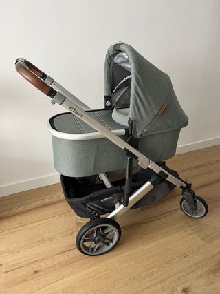 Carrito Uppababy Cruz V2 con capazo y silla