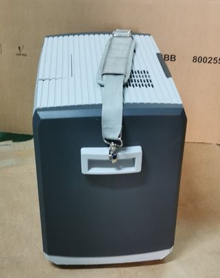 Nevera portátil para coche Norauto. *URGE VENTA*