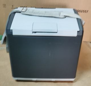 Nevera portátil para coche Norauto. *URGE VENTA*