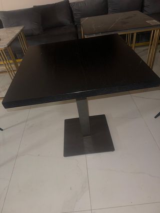 Mesa de madera negra de alta calidad