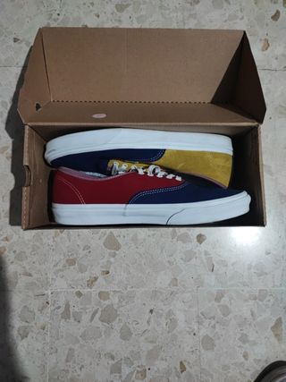 Zapatillas Vans Azules, Rojas y Amarillas