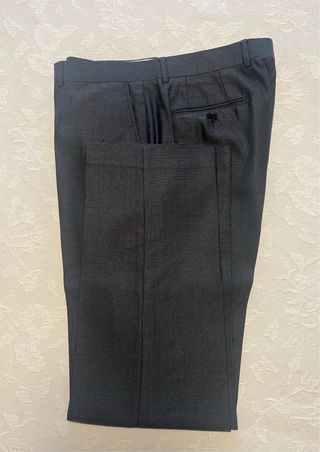 Traje Zara Man plata (chaqueta 50 / pantalón 46)