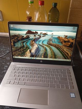 Ordenador portátil HP Pavilion oro rosa