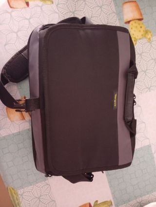 Ordenador portátil HP Pavilion oro rosa