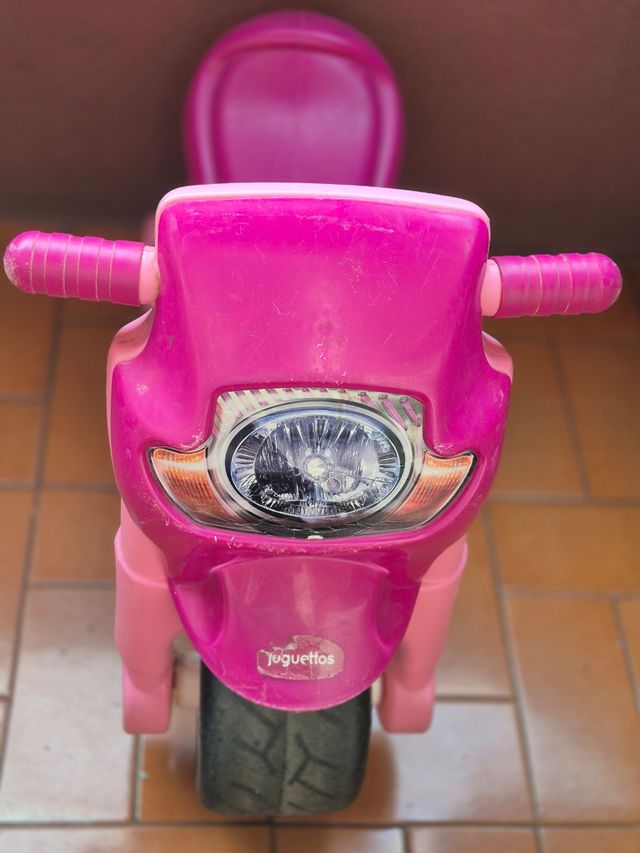 Moto deportiva rosa para peques