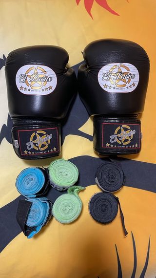 Guantes Boxeo Bronx 10 oz + Vendas ( son gratis)