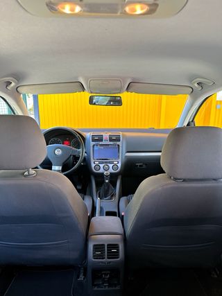 Volkswagen Golf 5 1.6 