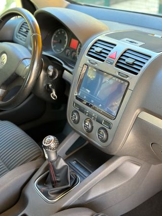 Volkswagen Golf 5 1.6 