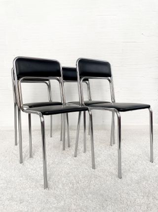 SILLAS BAUHAUS. COLOR NEGRO. ITALIA 70s