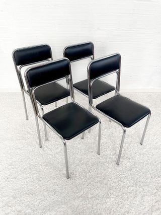 SILLAS BAUHAUS. COLOR NEGRO. ITALIA 70s