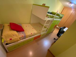 Cama tren con almacenaje y colchones