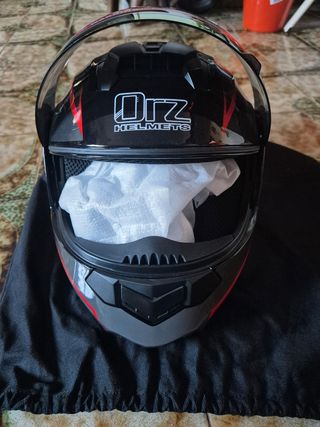 Casco de moto integral negro y rojo talla M