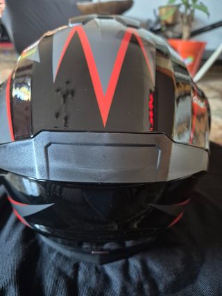 Casco de moto integral negro y rojo talla M