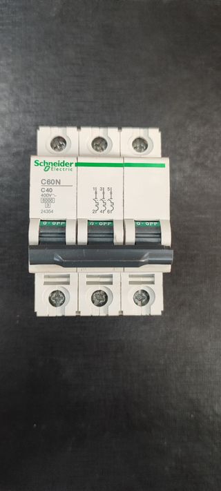 Schneider C60N Interruptor  3P C40 *6 disponibles*
