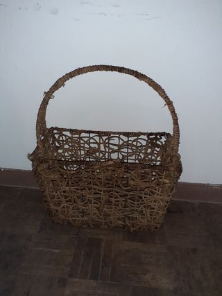 Revistero de mimbre tejida a mano, ver fotos