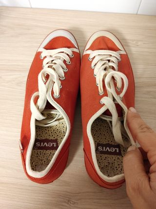 Zapatillas deportivas Levi's rojas