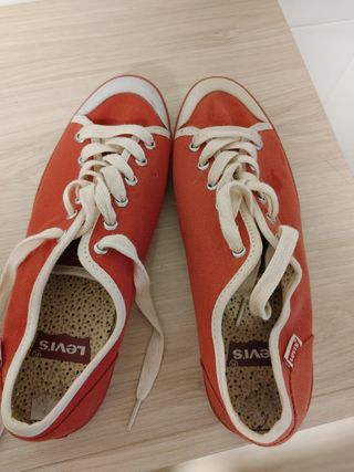 Zapatillas deportivas Levi's rojas