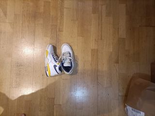 Zapatillas Nike Air Flight Blancas y Amarillas
