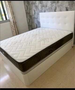 Canapé blanco de tela