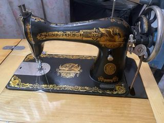Máquina de coser Singer antigua