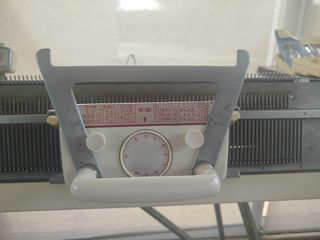 Máquina de tricotar Brother 581-L