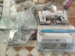 Máquina de tricotar Brother 581-L