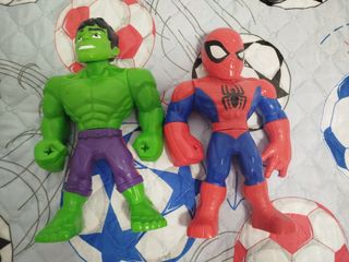 Figuras de Superhéroes Hulk y Spiderman