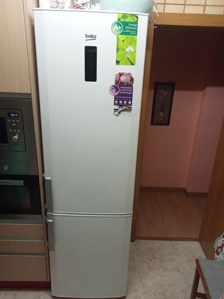 Frigorífico Beko 2m alto x 59cm ancho