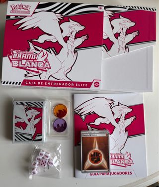 Caja Entrenador Élite Pokémon Llama Blanca abierta