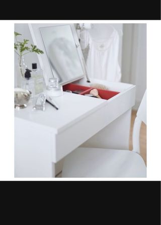 Tocador blanco con espejo d ikea