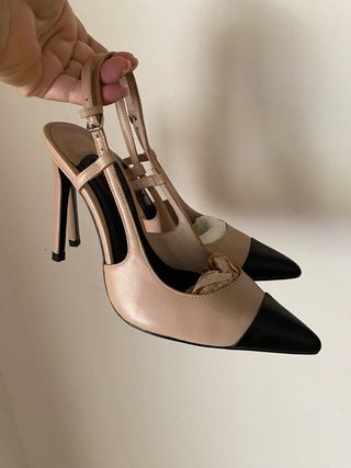 Zapatos tacón Uterqüe piel beige/negro T.37