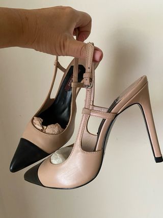 Zapatos tacón Uterqüe piel beige/negro T.37