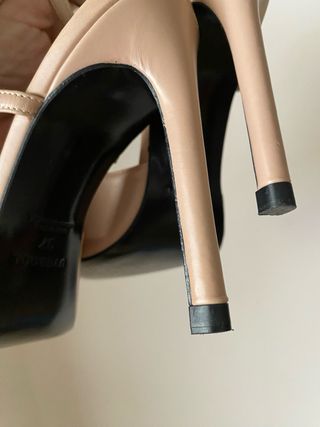 Zapatos tacón Uterqüe piel beige/negro T.37