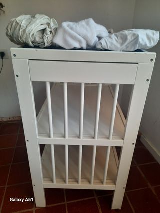 Cambiador bebé con colchón y sábanas