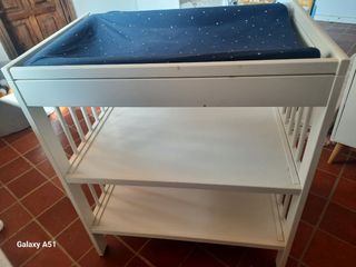 Cambiador bebé con colchón y sábanas