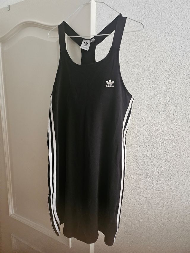 Vestido Adidas Negro con Rayas