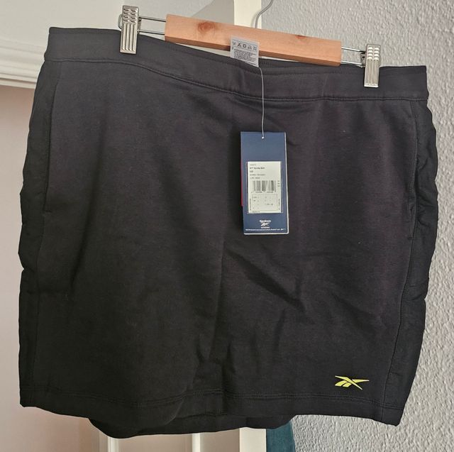 Falda Reebok Negra Talla L