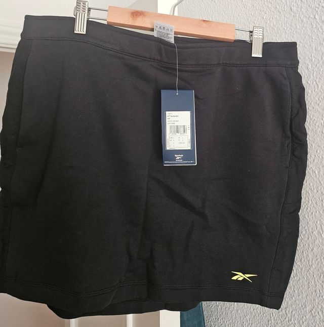 Falda Reebok Negra Talla L