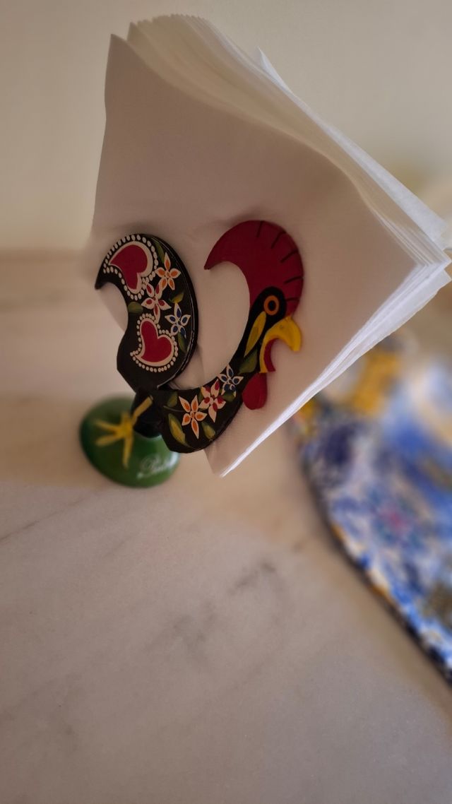 Galo de Barcelos e Saco de Pão Português