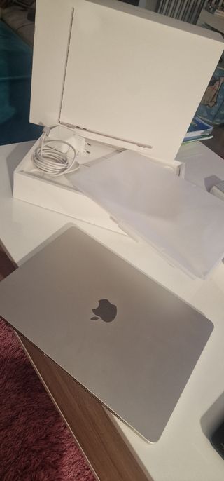 MacBook Air 13,6 M2 8GB Plata